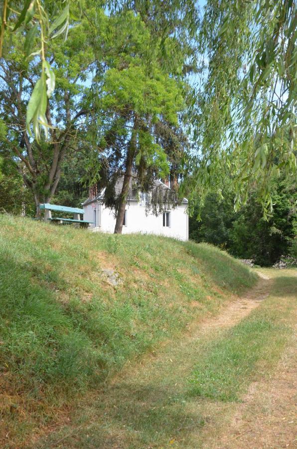 Au Bord De L'Eau Appartement 50 M2 Chambon-sur-Voueize Bagian luar foto
